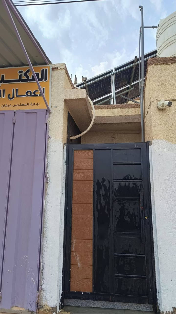 إعلان: مشتمل للإيجار لأغراض تجارية (ليس للسكن)
المميزات:
· مشتمل للإيجار: لأغراض تجارية فقط (غير مخصص للسكن).
· يتوفر فيه: مجمع صحي + مطبخ + غرفة.
· حالة المشتمل: نظيف جداً - فارغ وجاهز للاستخدام.
· الموقع: حيوي ومميز، وسط الخدمات والتجمعات التجارية.
---
العنوان التفصيلي:
حي الجمعية - أبو نفط / شارع حلويات السموأل.
· خلف إعدادية الجهاد.
· مجاور لمحلات "عالم الأزياء" ومكتبة "الخضراء".
---
للاستفسار أو المعاينة أو التفاصيل:
📞 ***********
