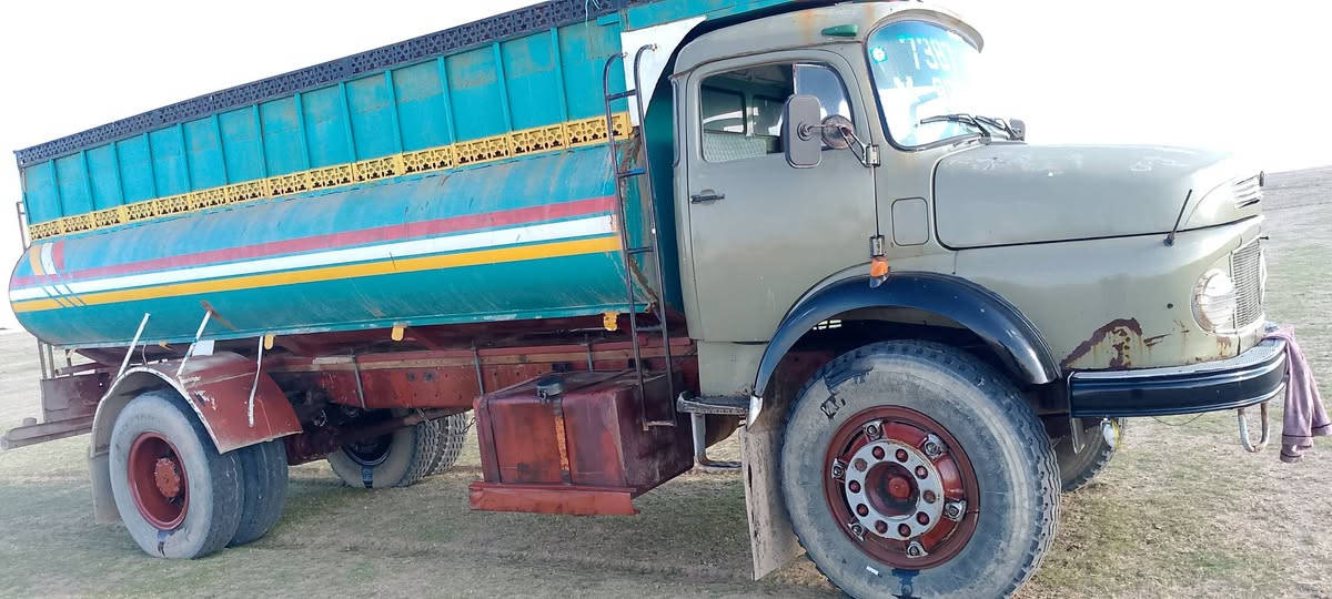 قجمه للبيع موديل 54 محرك 82 اكسن 81 كير 25 قماره بلاديه رقم انبار انكليزي مكان كربلاء السعر اتصل ع الرقم ***********/
***********
