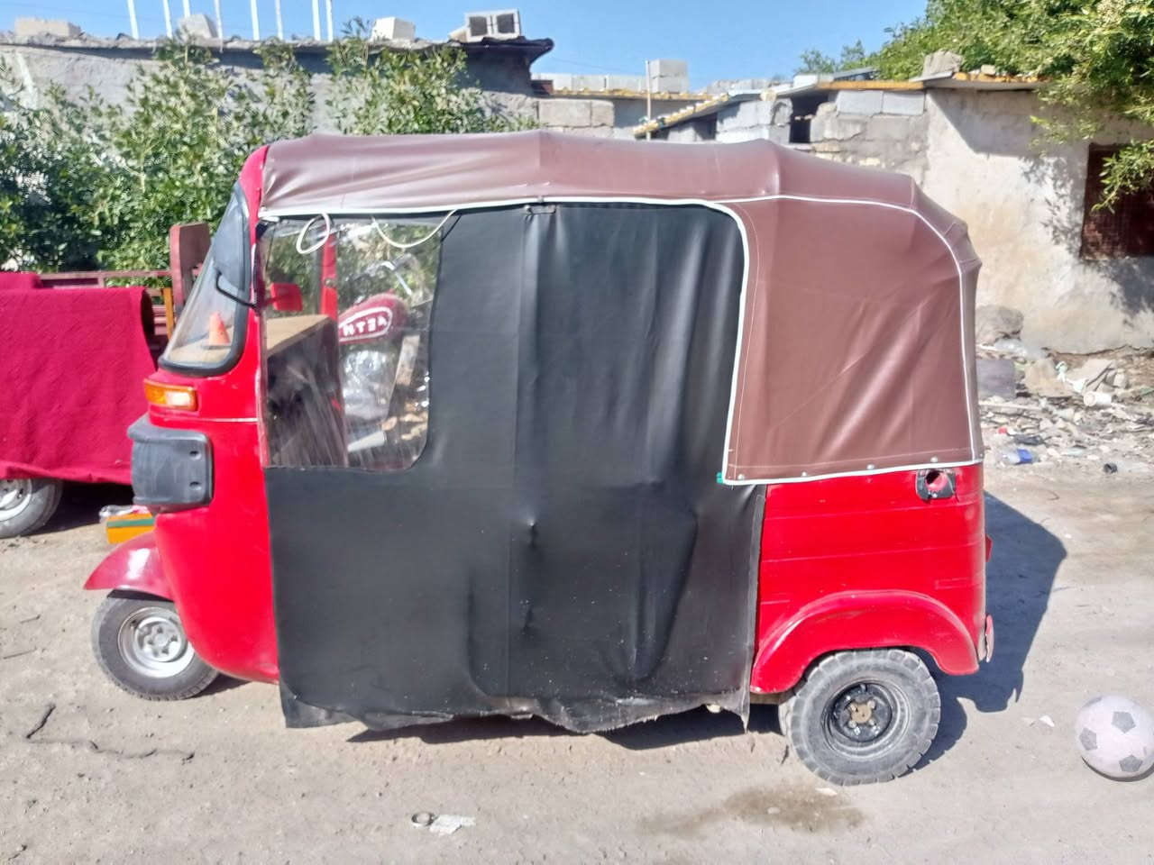 تيك توك للبيع سعره ثلاثه والموديل 18 والمكان عماره ***********
