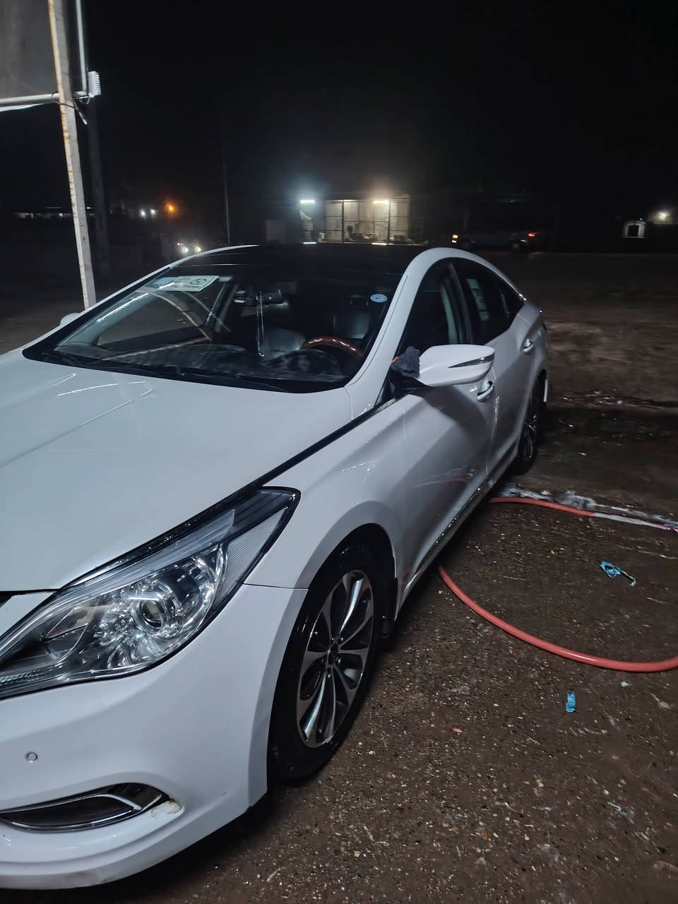 السلام عليكم
ازيرا للبيع فوووول مواصفات موديل٢٠١٤ كفاله عامه من كل شي سياره جديده وبالخير على الياخذهه رقم جديد وباسمنه تحويل وكاله اني حاضر السعر ١٤٥ وبيهه مجال
***********
