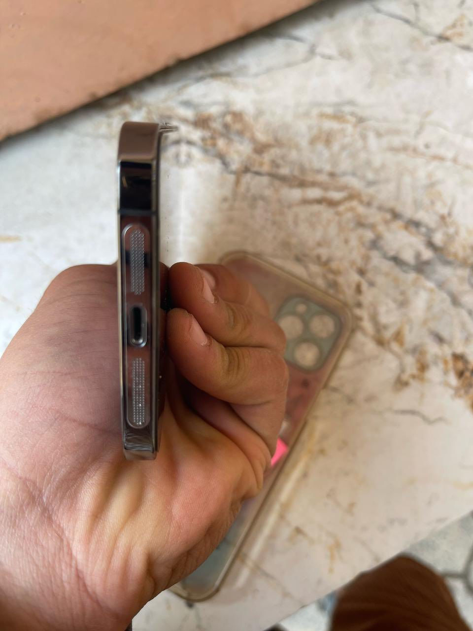 السلام عليكم أيفون ١٢ البطاريه ٨٤ ذاكره ٢٥٦ غراضه كامله السعر ٤٥٠  ***********
