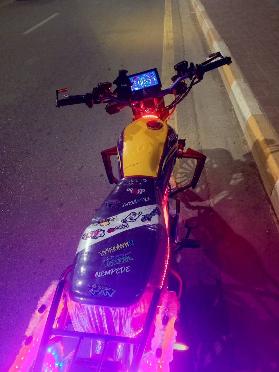 شباب دراجه سولنك باب اول نضافه فول موديل 25 محرك 200 اكفله كفاله عامه نضيفه شكد ماتصور المكان التاميم ركن المدينه السعر 950 وشراي يكللي خاص ولمو شراي لا يجيني دراجة كدام عينك اكفله كفاله عامه


**إذا كنت صاحب هذا الإعلان وتريد حذفه لأي سبب، رجاءا أرسل رسالة إلى الدعم الفني**