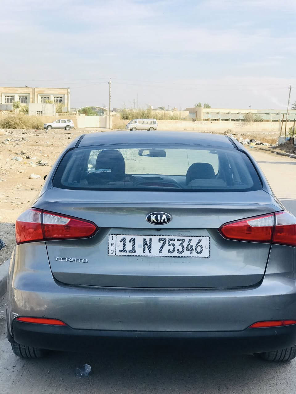 السلام عليكم
كيا سيراتو ٢٠١٧خليجي
مكفوله كفاله عامه حته الدعاميات عدا طخه بسيطه بجاملغ السايق موجود بلصوره تعديل بارد
مكينه ١٦٠٠
محرك كير كفاله 
مري شفط
سويج عدد ٢
تخم تاير جديد
ماشيه ١٢٢

سنويه بأسمي تحويل ثاني يوم 
رقم وهزه جديد
مكاني بغداد البياع الشهداء
رقمي ***********
السعر ١٣٥وبيها مجال اتصل وتدلل
