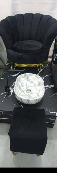 صالون مستعمل • نص شهر