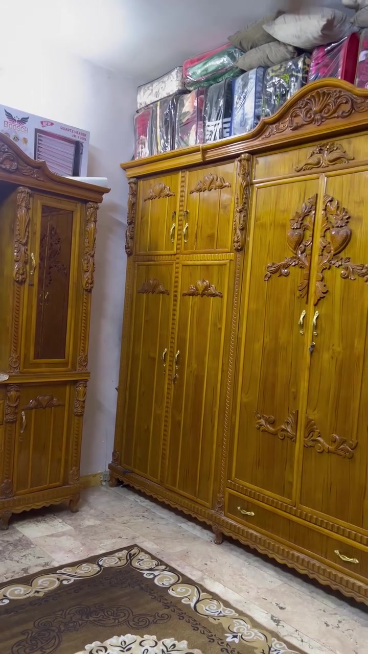 غرفه اخشاب للبيع نضيفه 6ابواب ملحق نضيفه موديل حديث الزاويه كنتوريه ضهر جرجوبه براغي صاج بغداد الاتصال ***********متواجد واتساب
