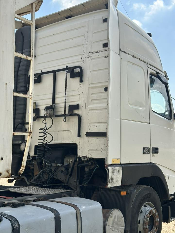 فالفو بو فروشتن
موديل ٢٠٠٢
گيرعادى
حجم ٤٦٠
هاف

گير مةكينه ئةكسل شاصى هةمووى بةشةرت 

***********
***********
