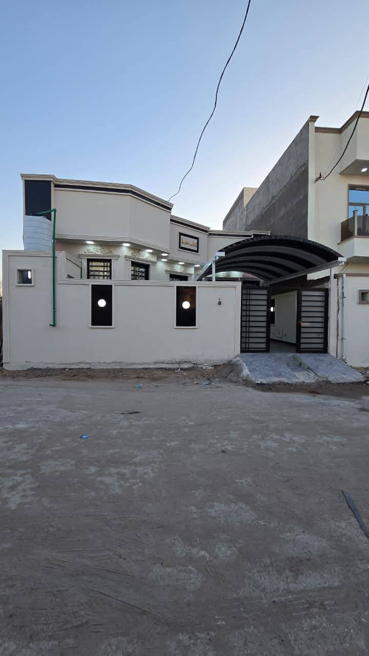 أسعد ألله أوقاتكم بكل خير 🔷
اللاستفسار📲 ***********

دار سكن للبيع بقمت روعه 🏭
المساحة 200 م
بناء حديث شقل درجه أولى👍
على شارع 10م تبليط 🛣
كافت لخدمات متوفره 

محتويات البيت ⬇️
1- كراج + حديقه
2- دوانيه
3- صاله
4- مطبخ
5- غرف منام عدد 2 
6- صحيات خارجي وداخلي

نوع العقار طابو زراعي
بأسم عراقي سند 25
الموقع راقي ⚡
البصره محوله الزهير
قريب على مركز لمدينه
يبعد عن سايدين سياحي 700م

كل هاذ جمال وترتيب
بسعر 122 وبي مجال لشراي
اللاستفسار 📲 ***********
