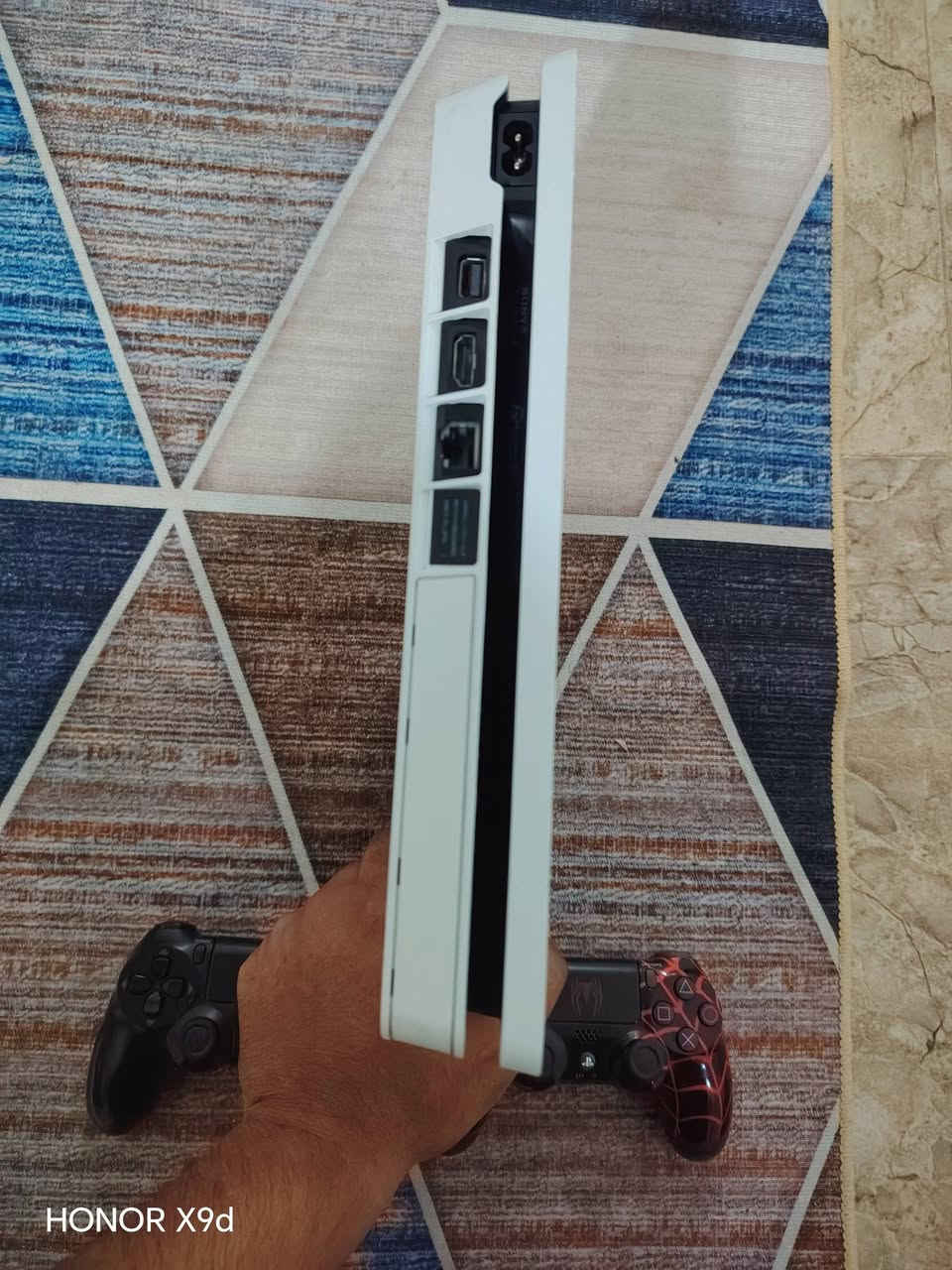 سلام عليكم
بلي 4 سلم للبيع نضام 13.04 
جهاز بي حساب مال الالعاب مثل ماموضح بل فيديو الالعاب البي ويا جوستكات 2وحدة اصلية وحدة تجارية
مكاني بغداد الزعفرانية
***********
