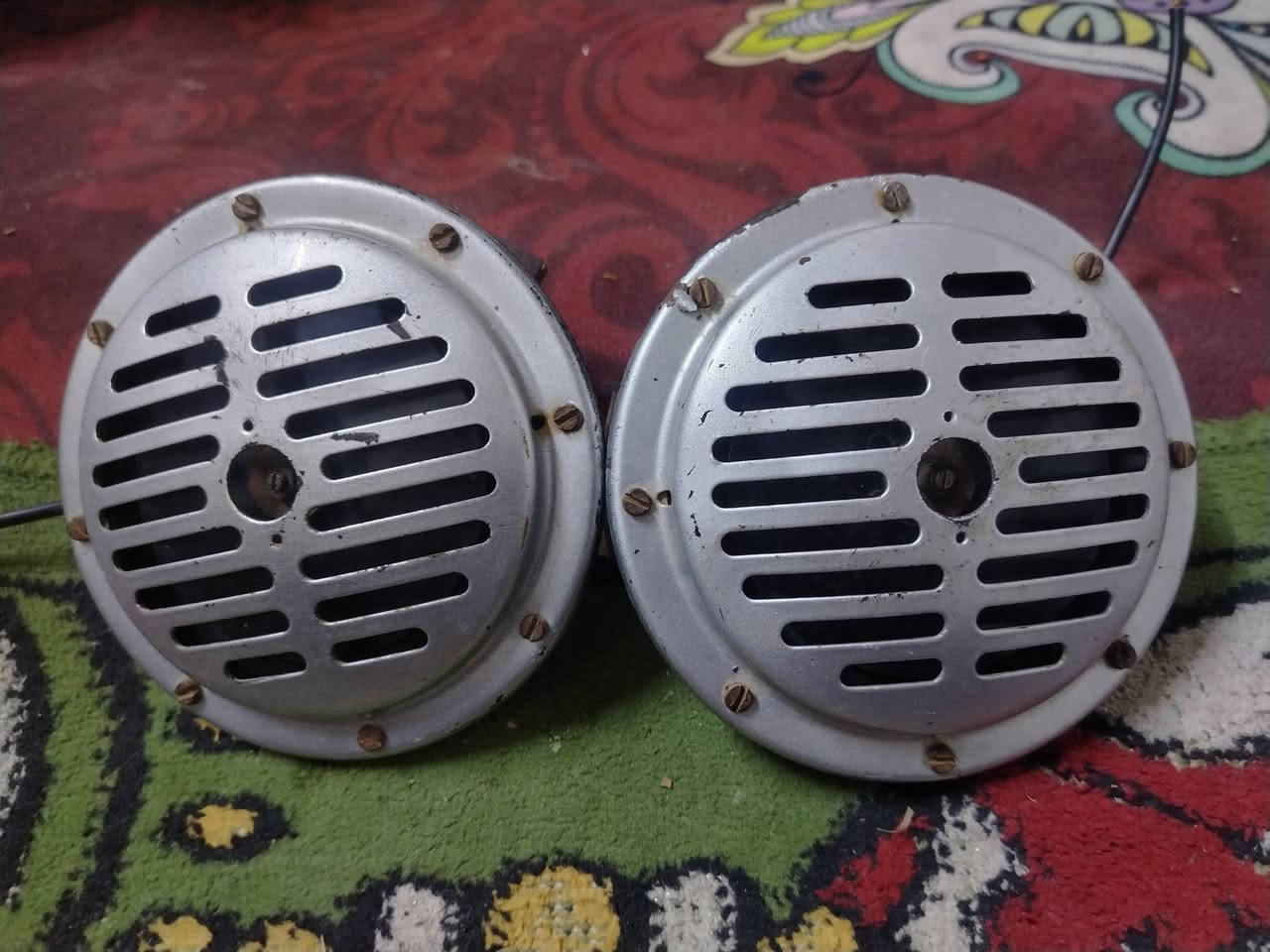 السلام عليكم هورنات للبيع العمي موئسسة مال ميثم الحجي ولشباج ايرانيات ما محورات العمي رايدهن 200 ولشباج بيهن بس بلاتين رايدهن 175وبيهن مجال اثنينهن هاذه رقمي ***********
