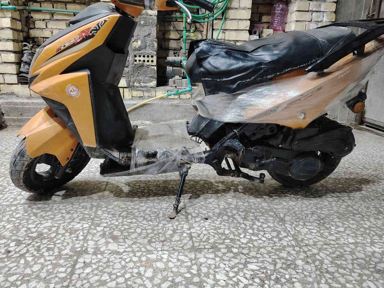 السلام عليكم دراجه سكنس للبيع شغاله نكره سلف كهربائيات شغاله شلعه ومعدل السعر 250 الف وبيهى مجال قليل مكاني كربلاء الحر *********** اتصل ما متواجد مازنجر
