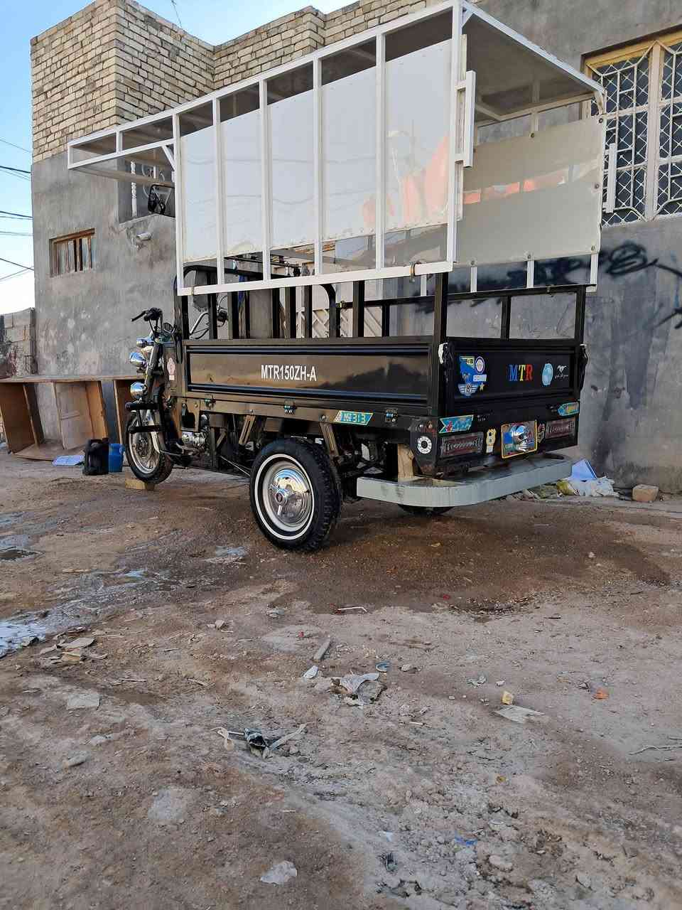 السلام عليكم ستوته للبيع موديل 23 محرك بيها 25 اوراق اصولي مكاني نجف مقفوله كفالهه ستوته خير من الله ما عايزه شي مكلف بالنشر والشراي بخير ويتدلل***********
