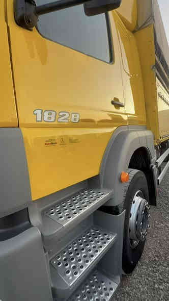 ماشاءلله
موديل ٢٠٠١
أتيكو١٠برغي
دبل قماره سقف ناصي
فول مواصفات 
وراء كدام أسبرينگ
طول بودي ٧/٥٠م
مكان سليمانيه معرض عوزيري
***********📞
