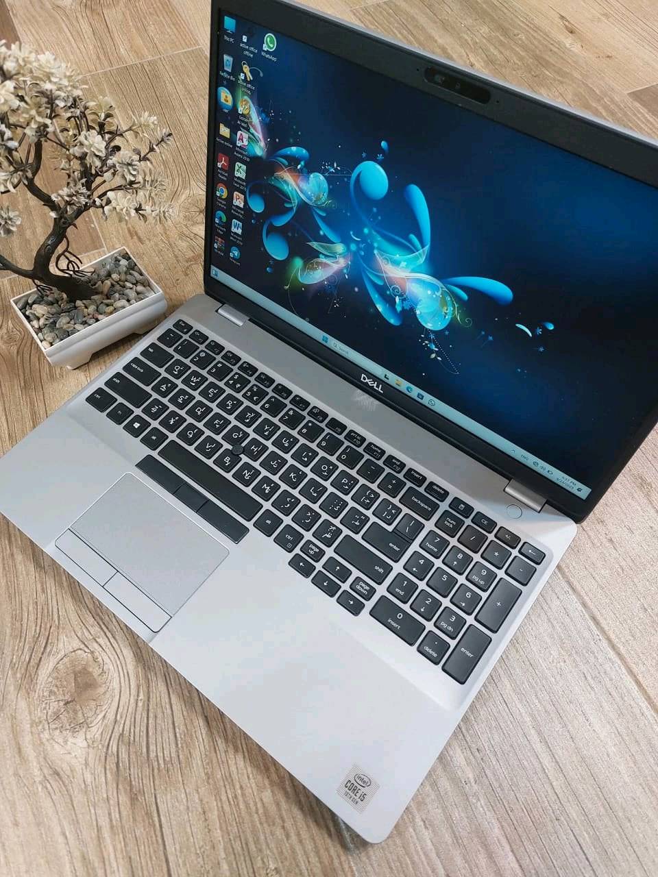 Dell 5511 Ci5-10400H الجيل العاشر 
معالج قوي حرف H مع كارت شاشة منفصل نفيديا 2GB 
.
 مناسب للدراسة والبرامج المكتبية والطباعة والتصفح والبرامج الهندسية 
……………………
المعالج  Core i5 جيل العاشر حرف H
ذاكرة الوصول العشوائي (الرام) 16GB 
 التخزين( الهارد) SSD 256GB قابل للتطوير
كارت شاشة منفصل نفيديا 2GB mx250
 مقاس شاشة  15.6 دقة الشاشة  FHD
َ منفذ HDMI & TYPE C 
 كيبورد  عربي انكليزي ضوئي 
…………………………………
ما هو الموديل المحدد للجهاز؟: 
Dell 5511 Ci5-10400H الجيل العاشر 
معالج قوي حرف H مع كارت شاشة منفصل نفيديا 2GB 
.
 مناسب للدراسة والبرامج المكتبية والطباعة والتصفح والبرامج الهندسية 
……………………
المعالج  Core i5 جيل العاشر حرف H
ذاكرة الوصول العشوائي (الرام) 16GB 
 التخزين( الهارد) SSD 256GB قابل للتطوير
كارت شاشة منفصل نفيديا 2GB mx250
 مقاس شاشة  15.6 دقة الشاشة  FHD
َ منفذ HDMI & TYPE C 
 كيبورد  عربي انكليزي ضوئي 
…………………………………
ما هي سعة التخزين والرام الموجودة في الجهاز؟: 
256
أين يقع مكان البيع؟: 
واسط كوت
ما هو السعر المطلوب للجهاز؟: 
500 الف