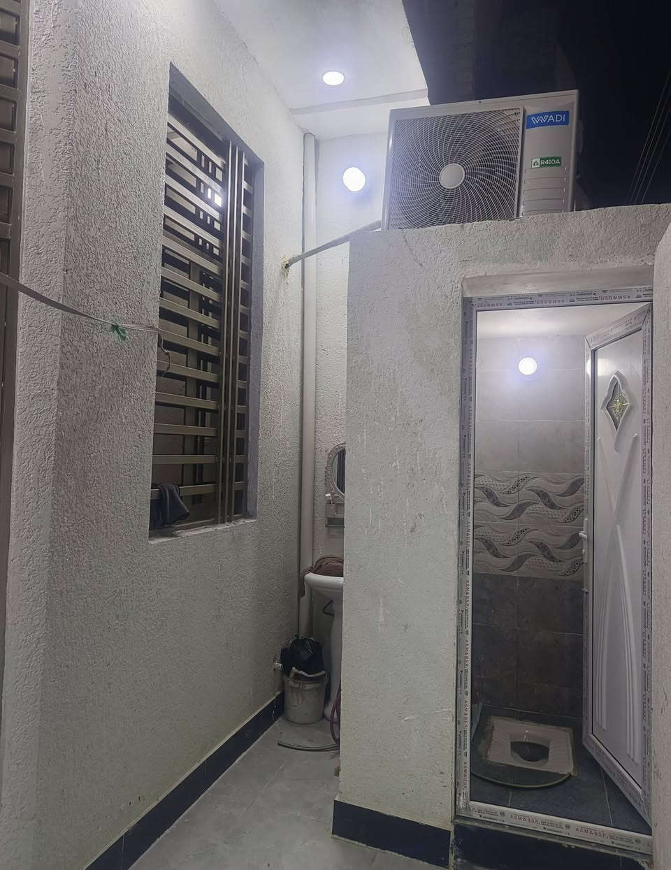 دار للبيع طابو صرف المساحه 100 م حي الموضفين الاتصال ***********
