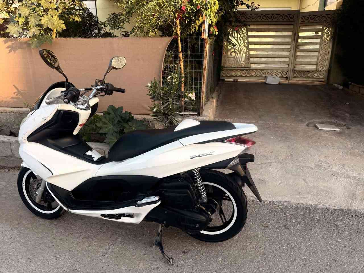 دراجة pcx ياباني جيل اول مكينة مكفولة حساس استاند حساس ازدحام
كهربائيات كاملة السعر 12 وبيها مجال
مكاني بعقوبة
للاستفسار الاتصال على الرقم ***********
