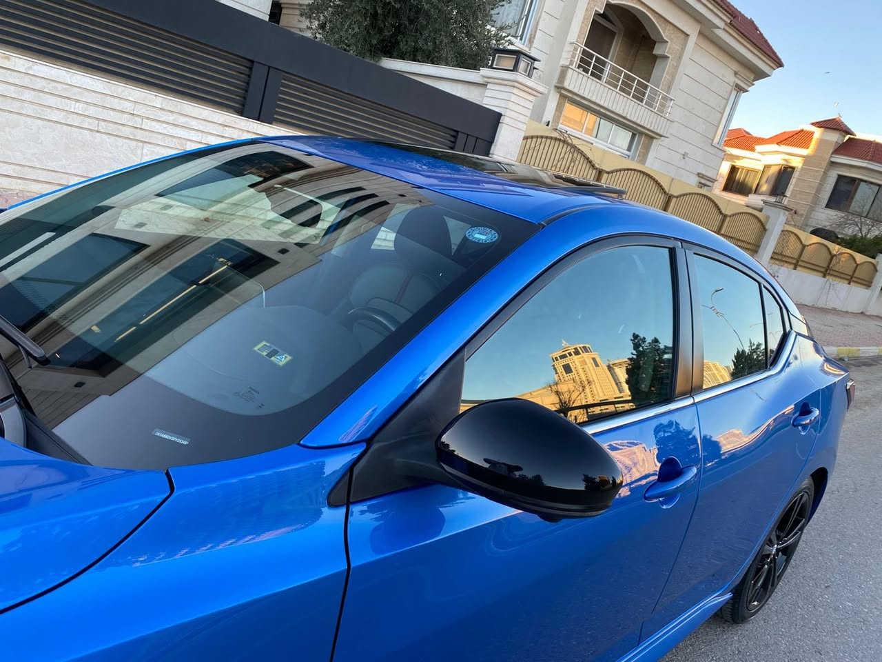 نيسان سنترا.2023  SR  
 الصنف: SR
سعة المحرك: 2000 cc
بدون صبغ كفالة عامة فقط بارد بابين وشويه من جاملغ خلفي ليبل واحد سيارة بدون فتح برغي او تبديل  

رقم السيارة: سليمانية
اللون:
الخارجي: الون چويتي)
الداخلي: أسود مع برتقالي

المواصفات :
مصابيح أمامية زينون لايت لد نهاري وليلي اشارة حاجب لكزز 
كشافات زينون
تشغيل بصمة
بصمة أبواب
ستيرن هزاز 
نظام Apple CarPlay واندرويد اوتو
كاميرا خلفية +خمس كامرات
كاميرا أمامية (نظام مساعدة البقاء في المسار)
رادار أمامي
رادار خلفي للوقوف المفاجئ
حساسات للمرايا الجانبية
نظام تحديد المسار
قيادة شبه ذاتية
تحكم من المقود فوول
مثبت سرعة
حجر بيئة بلاد
سلايت بس مو سقف كامل اسود
كشانه جلد وكهرباء تدفه الكشانه +ستيرن
اناره حاملات اكواب بالباب

ارضيات سياره بلادي +بصمتين بلادي +عده وقفل تايرات على وضع شركة كل اغراضها
مكان سيارة اربيل تحويل او وكاله•
التواصل 
***********
