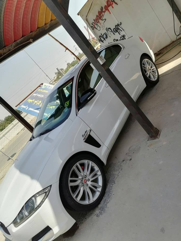 سياره جاكور 2015Xfفول مواصفات بصمه فتحه سايد بريك كهربائي السياره حرفSيعني فول الفول للخير حساسات اماميه خلفيه زراك ليت السياره 5بصمات محرك 2000تيربو كير 8نمر دبل كلج يعني صاروخ كيج عداد300محرك نضيف كير نضيف  سياره مكفوله بيها فقط البنيد مرشوش +الجاملغ الأيمن والباقي كفال السعر 118 اتصال *********** النجف, العراق
