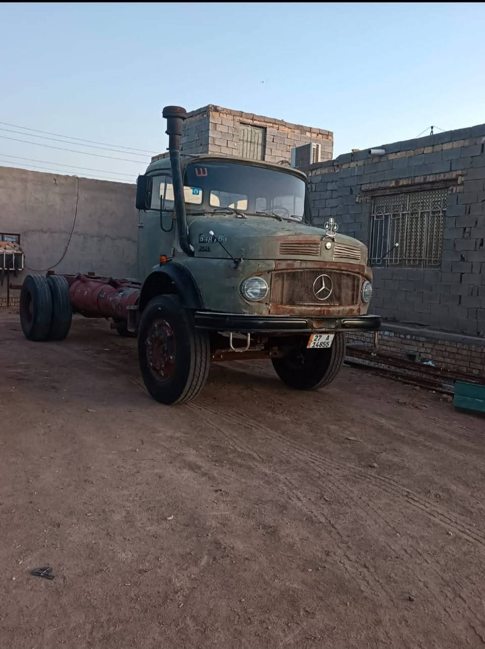 سلام عليكم  البيع اقجم تك الموديل79اكسن جيف محرك 55مامفتوح كير 23سياره جديد شاصي جديد  غماره جديد  سياره  خير من الله  مال جناي رقم ذي قار***********  ثني رقم ***********
