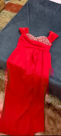 مقاس ٤٢-٤٤ • قماشة ثقيلة • ملبوس مره وحده