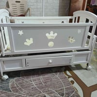 سرير جديد • ما مستعمل • عليه مجال