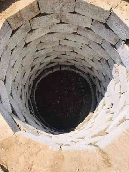 سلام عليكم
يوجد كادر حفر وبناء وصب  منهولات انوع القياسات وبنسب الاسعار 
الرقم ***********
