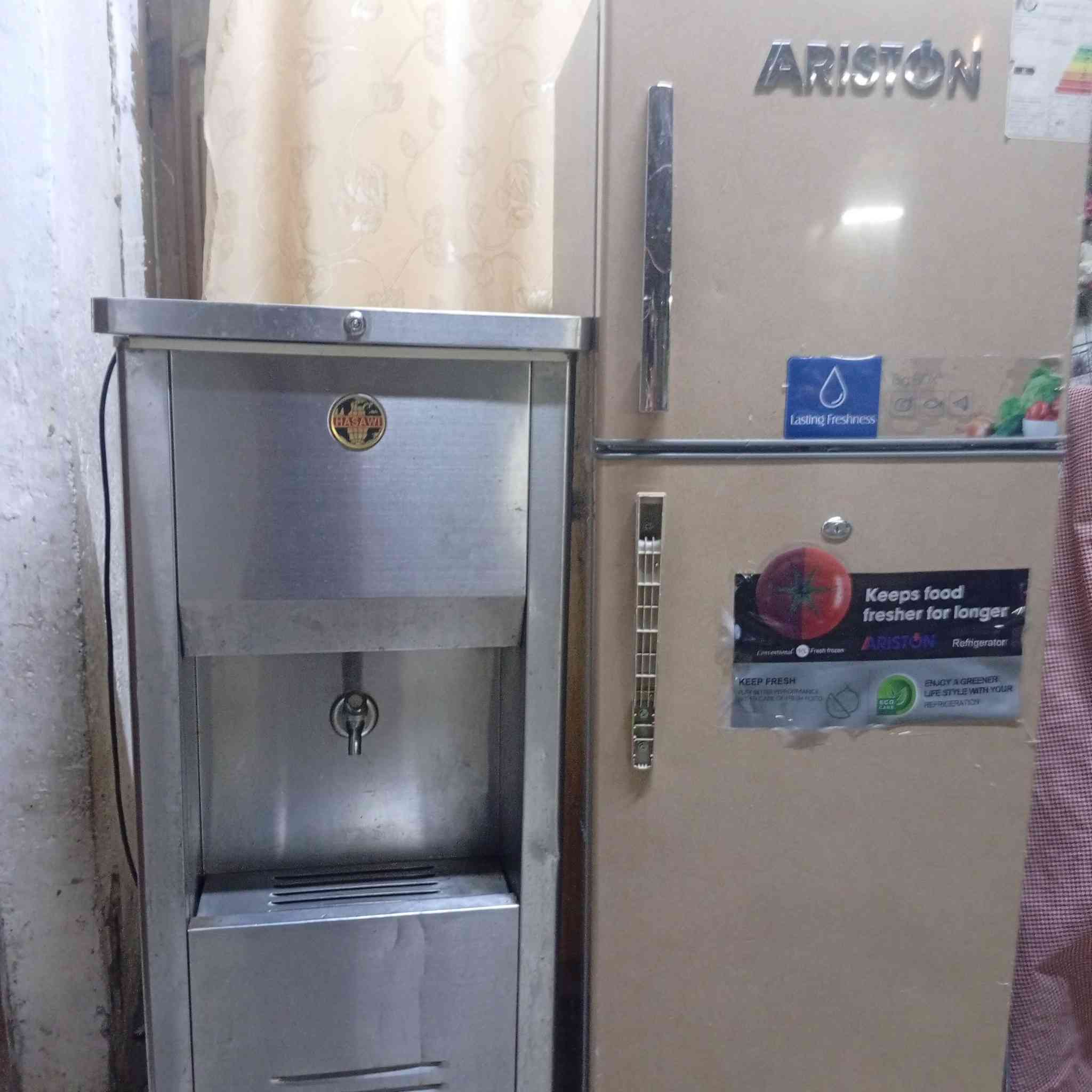 سلام عليكم ثلاجه حجم16قدم نظيفه وجاهزه شرط الشغل ضمان اسبوع سعرها140الف 
براد حيساوي شرط الشغل ضمان اسبوع سعره150الف
العنوان البصرة رقم واتساب***********
