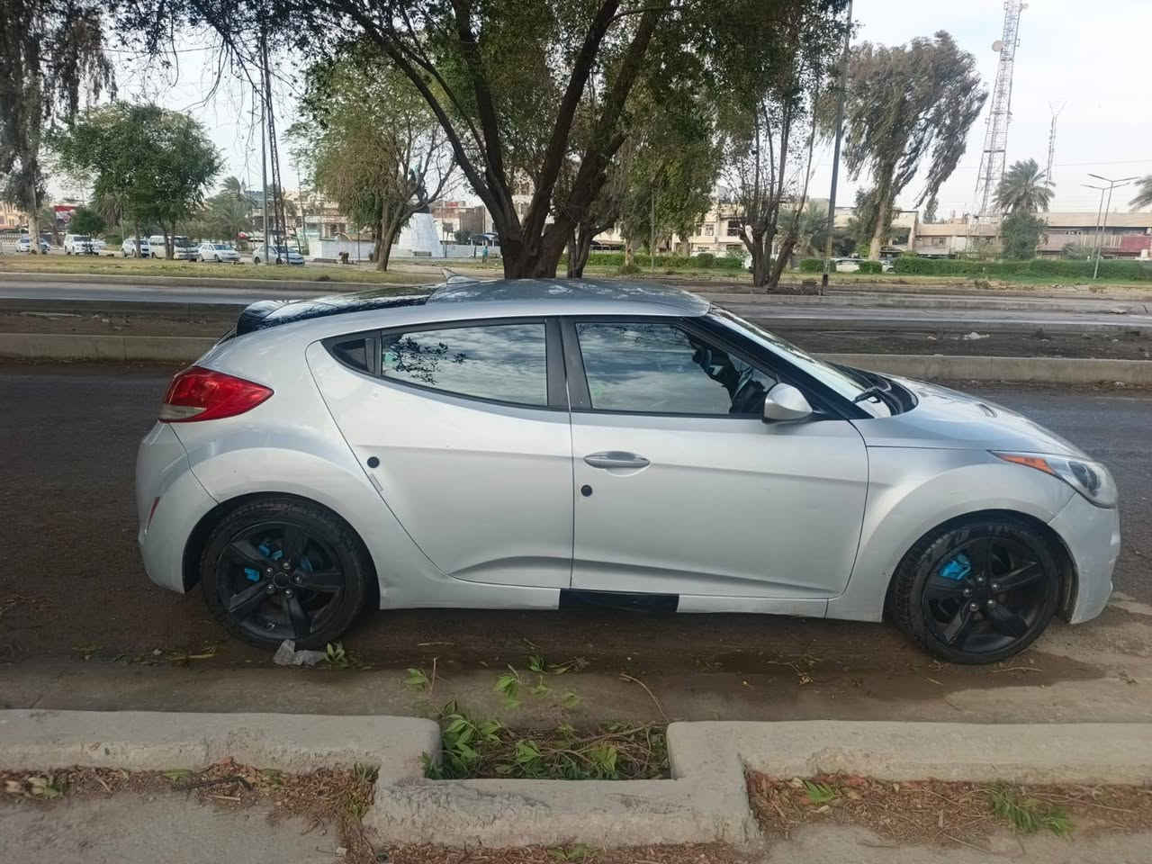 هونداي فولستر للبيع ٢٠١٢
كيررر اوتوماتيك
سياره خير من الله بدون اي نقص جديده
كير مكينه بلاد ع وضع الشركه
حداديه امامي خلفي كله جديد
تبريد ثلج 
دواخل السياره كلش نضيفه 
السياره
بصمه فتح ابواب
مري قلاب
حساسات امامي خلفي
كامره دواره
شاشه جبيره 
كشنات جلد مدوشمة جديد
صور السياره اليوم يعني مو قديمات الصور وشرط السياره بل حقيقه احلى من الصور 
السعر73 وبيه مجال 
العنوان بغداد الكاظمية
***********
