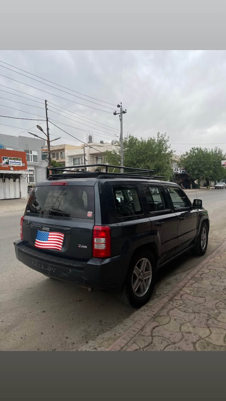 Jeep patriot 2008 سەیارەکە ٤ پارچەی بۆیاخە بێکێشەیە هەموو گیانی بەشەرت مالی دۆستە چەمچی بۆ دروست کراوا بە قیاسی خۆی وەکالەتی بە ناوی خۆمەوەیە سەیارەکە ڕەقەم سلێمانیە *********** السليمانية, العراق

