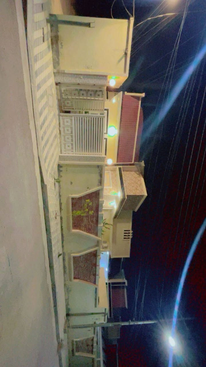 بسم الله إعلان بيت للبيع الفلوجة مجمع الرحاب السكني سنه البناء ٢٠٢٠ نوع البناء طابوق يحتوى الدار على ٢غرف نوم استقبال مطبخ حمام جاكوزي المساحه ٣١٥متر البيت ركن يباع مع الأثاث ملاحضه اذا اكو بيت ب الرمادي مراوس يرهم أستفسار أكثر ***********
