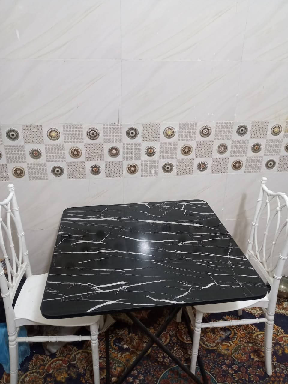 ميز طعام وكراسي  ب45. كربلاء. ***********
