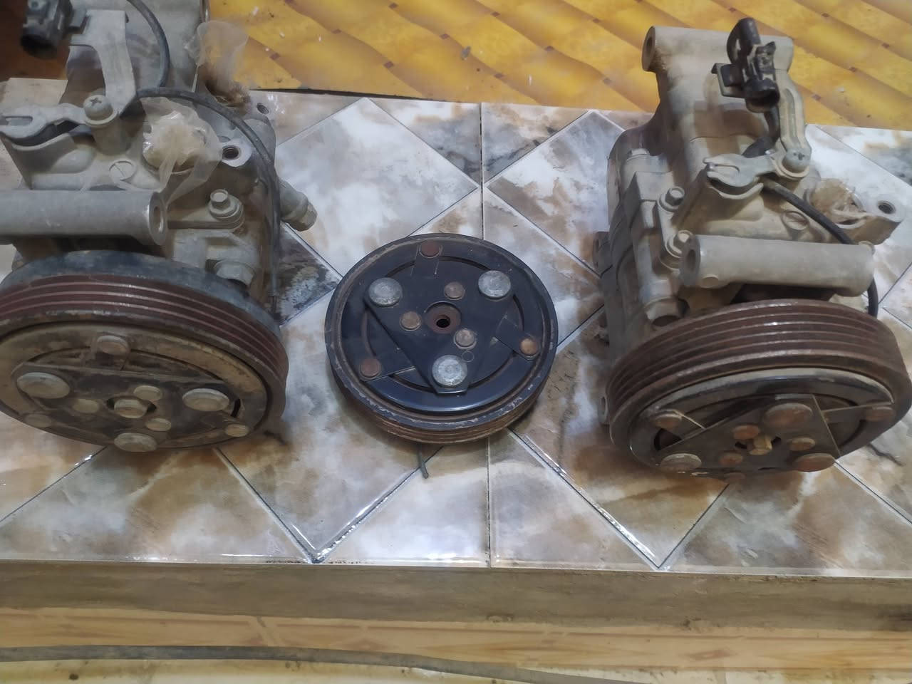 السلام عليكم
كمبريسرات عدد ٢ مع وجه كمبريسر سوزوكي SX4  اخوان للاستفسار الاتصال عالرقم *********** او واتساب بيهن بعض التفاصيل اتصل وانطيك تفصيل كامل عنهن عنواني كربلاء المقدسة
