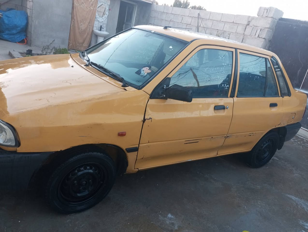 سلام عليكم سايبه موديل 2012رقم بغداد سنويه 28 مصفره كير ومحرك جدد كهربايات شغاله تخم تاير جديد السعر 22وبيه مجال مكان كربلاء رقم ***********
