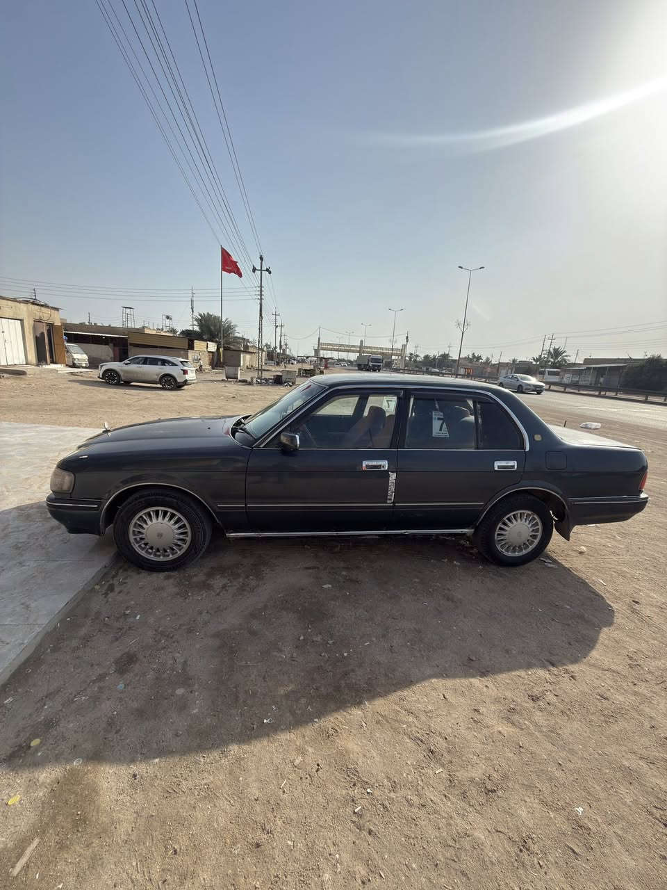 السلام عليكم ارنب للبيع رقم الانكليزي بابل مشروع وطني داخلا هزه السياره حلوه ونضيفه تبريد شغال شاشه تايرات توه شادهن السياره بسمي تحويل ثاني يوم رايدها 63 وبيها مجال  انه مكلف بلنشر هاذ رقم صاحب السيارة *********** بي واتساب مكان السياره البصره الهارثه
