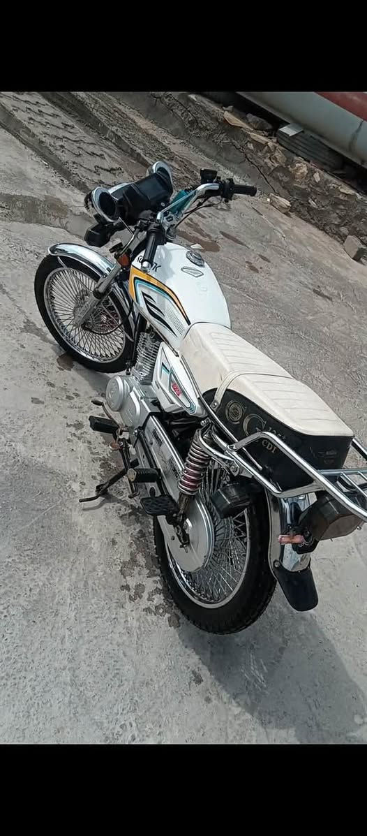 السلام عليكم تايكر 2024  خمسر كير صارله فتره من طالعه. دراجه حيل نضيفه على ضع الشركه خير من الله سعره 625  وبيهه مجال مكاني شوملي قريه الزبار ***********
