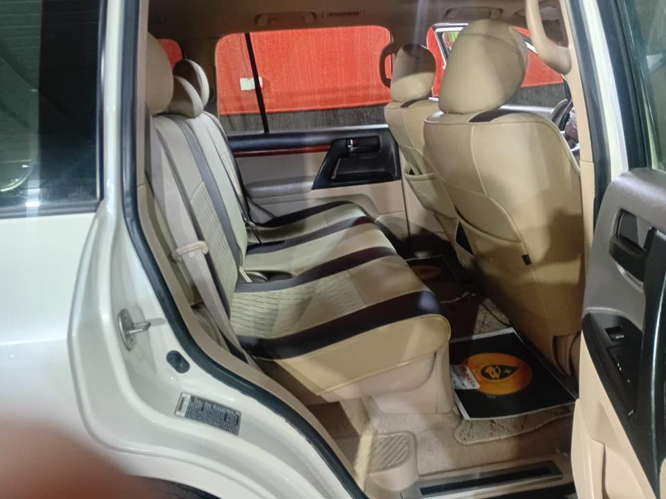 للبيع لاندكروزر GXR 2013 فطيم خليجي ساز
سيارة استخدام شخصي، نظيفة جداً وترايها يخبل وجاهزة للفحص

🚗 6 سلندر بنزين – رقم بغداد (مشروع وطني)
📍 ممشى 163,000 كم حقيقي.

المواصفات الكاملة:
✔️ فتحة سقف
✔️ فوزويل
✔️ أبواب بصمة
✔️ مقاعد جلد
✔️ كرسي سائق كهرباء
✔️ إشارات بالمراي
✔️ جام أوتو
✔️ ليتات زينون
✔️ تبريد ثلاث مناطق
✔️ ثلاجة
✔️ تحكم ستيرن
✔️ تايرات جدد

🟢 السيارة نظيفة كلش ومناقصها شي
🔹 بيها جاملغ الأيمن وبنيد فقط (شي بسيط)

💰 طريقة البيع:
السيارة ماخوذة أقساط من معرض بالبياع
واصل شدتين ونص
الباقي شده ونص
اللي يريد يشتريها يكمل الباقي أقساط 500$ بالشهر

💵 السعر نقداً: 35,000 دولار

السيارة جاهزة للفحص بأي مكان 👌
مكانها حي الجهاد 
📞 للاستفسار: ***********
