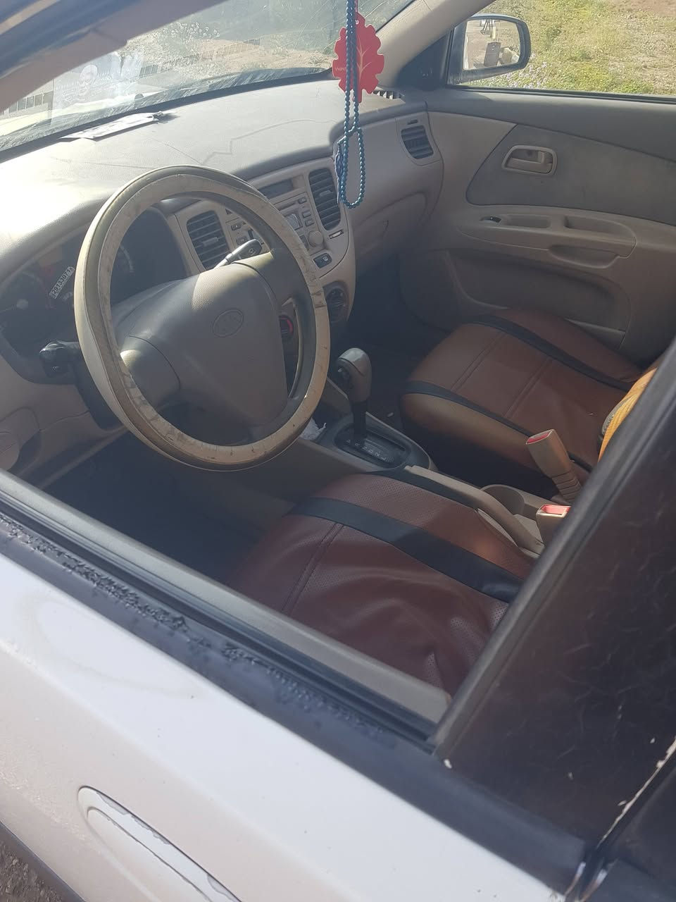 سلام عليكم كيه ريو خليجي 2009مكينه جديده قبل كم شهر شديتهه كفاله السياره بيهه تبديل ارباع جاملغ امامي بسمي مع الرقم الجديد مكينه 2600 سعر 60$ ***********
