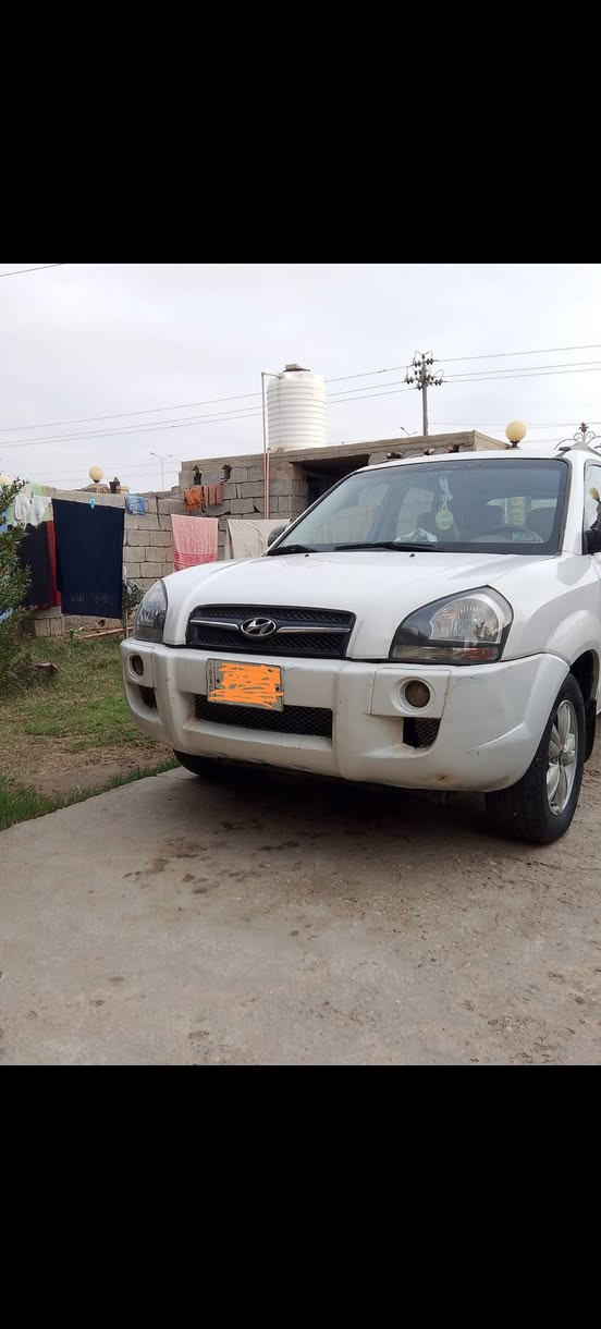 من رخصت الادمن توسان 2010 واسط السياره متجايه على صفحة عكس السايق مكينه وكير بحاله. جيده. تخم تاير  كهربائيات  حداديه. باتري جديد  للاستفسار  ***********
