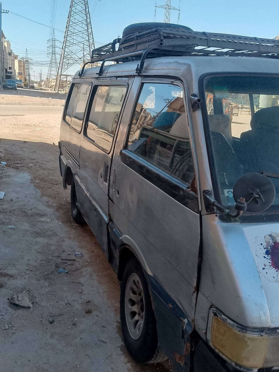 سلام عليكم 
كيا بستا 93بيع او مراوس رقم بغداد الماني سنويه ل٢٧ راعيه موجود 
مكان كربلاء 
***********
