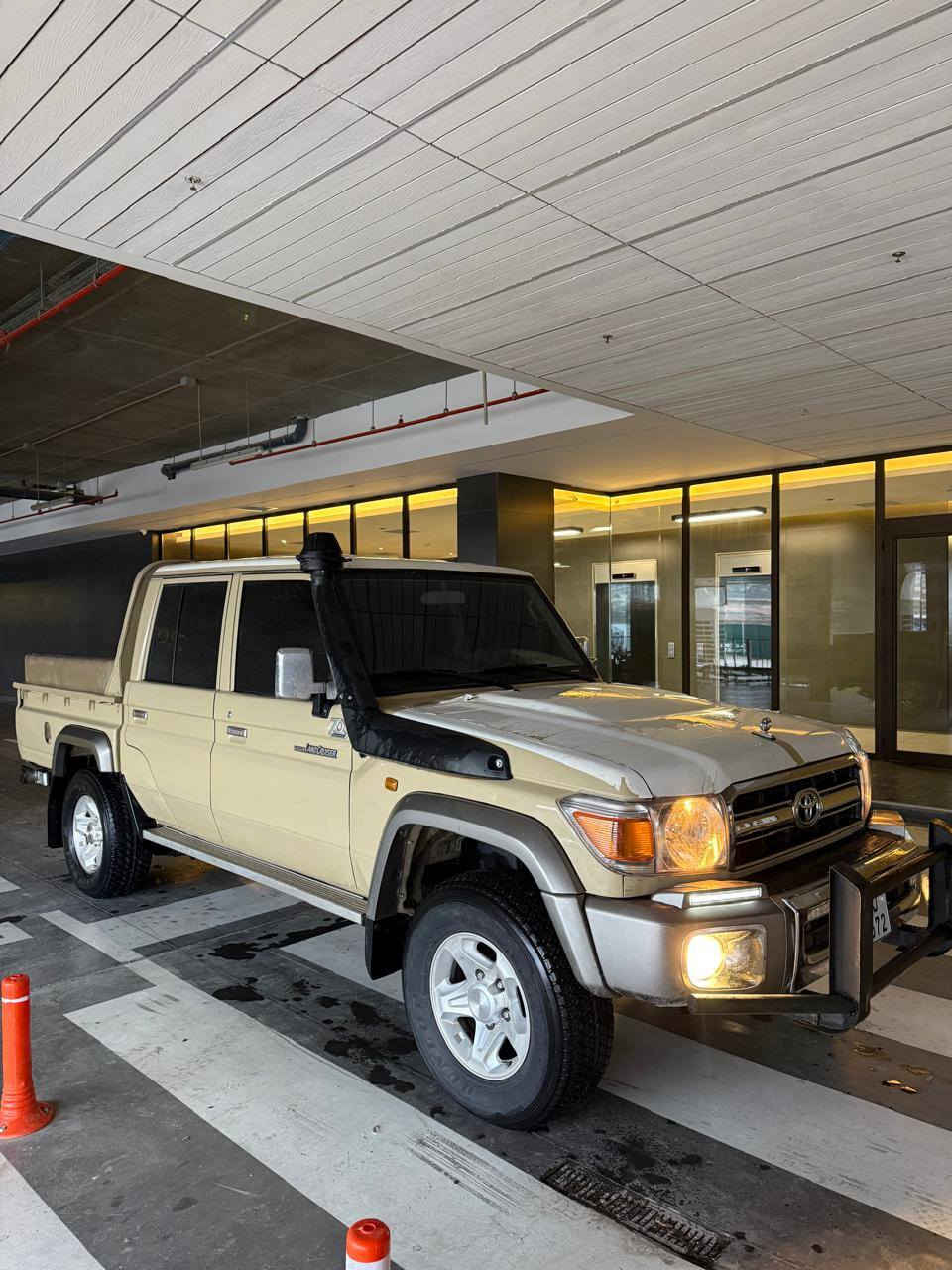 تۆیۆتا لاندکڕۆز مێگزەمین 2015 
بیلاد پۆستاڵ و ٨ وەرەق 
سەیارەکە نموونەیە لە جوانی 
١٦٦٠٠٠ کیلومتر  رۆیشتوە  
یەک پەڵە تەعدیلی هەیە 
مەکینەی سفری ئەورەپی لەسەرە
هیچ مەسرەفێکی تێدانیە 

سـعـر : لە کۆمێنت داوابکە ڕاستەوخۆ بۆت دێت 📥 

گێر و مەکیەنەی بەشەرت 
هیچ کێشەیەکی تێدا نییە 

ژمارەی خاوەنەکەی 
***********
