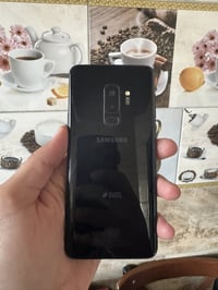 S9 بلاس دبل شريحة اصلي مملعوب بي فقط طبع خفيف بل شاشة  سعره ١٢٠  بغداد...