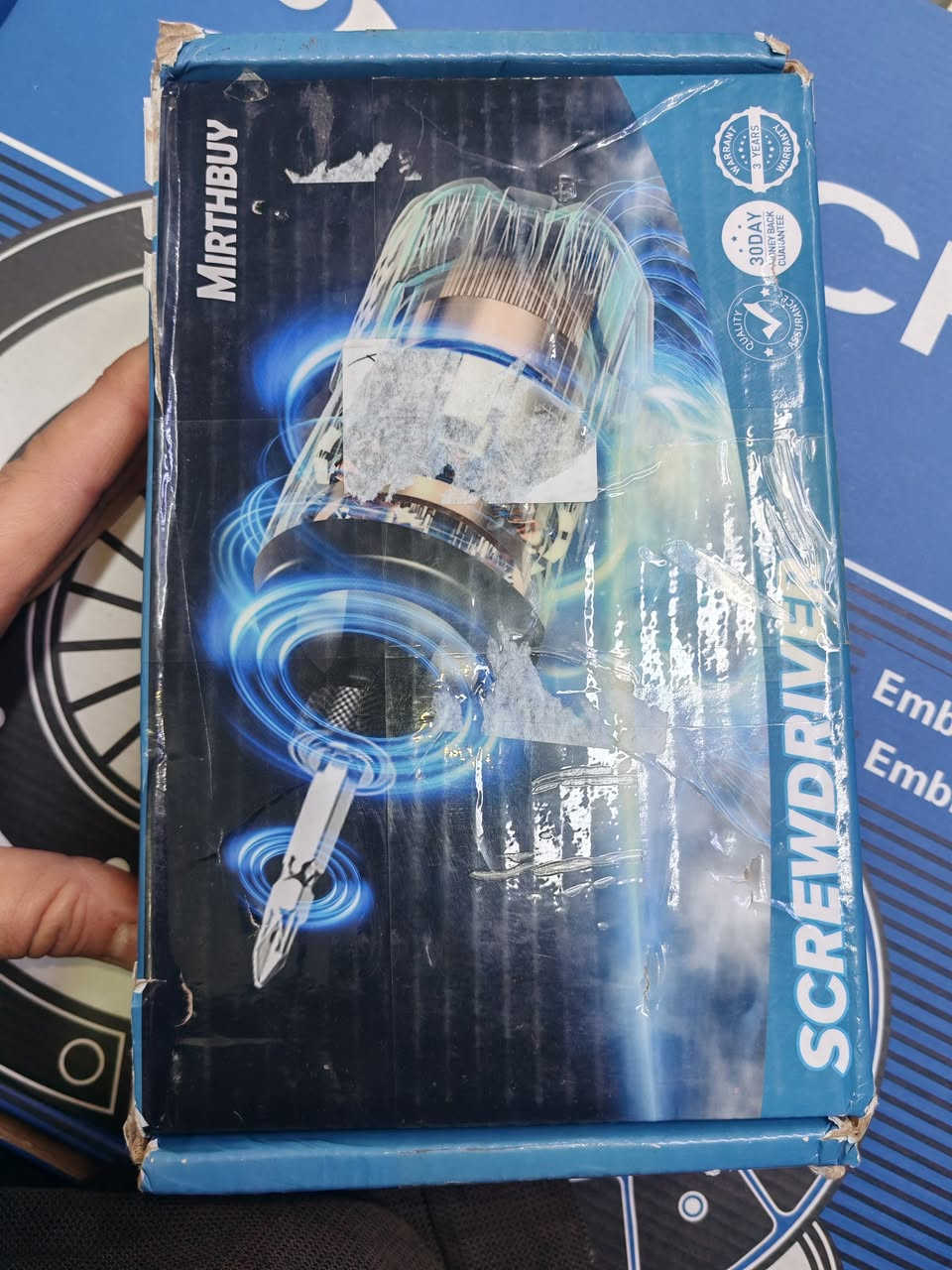 دلێر بورغی اسڵی شەریکە بە زەمان شەرکە نەبوو یەک ساڵی تر بهێنەوە نرخی خۆی 140هەزارە .. زۆر بەقەوەت بالەی بەکارنهاتوو نرخی 45هەزار قوفڵی  زەمانی هەموو شتئ شوێن کلار ***********
