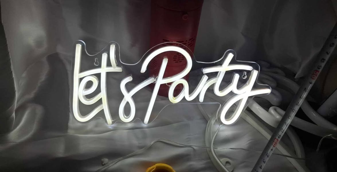 نيون فلكس اكرلك للاعراس 
تخفيضات وخصومات حصريه مع توصيل مجاني لجميع محافظات العراق 
للحجز مراسلة الصفحة او الواتساب لطفا
***********
