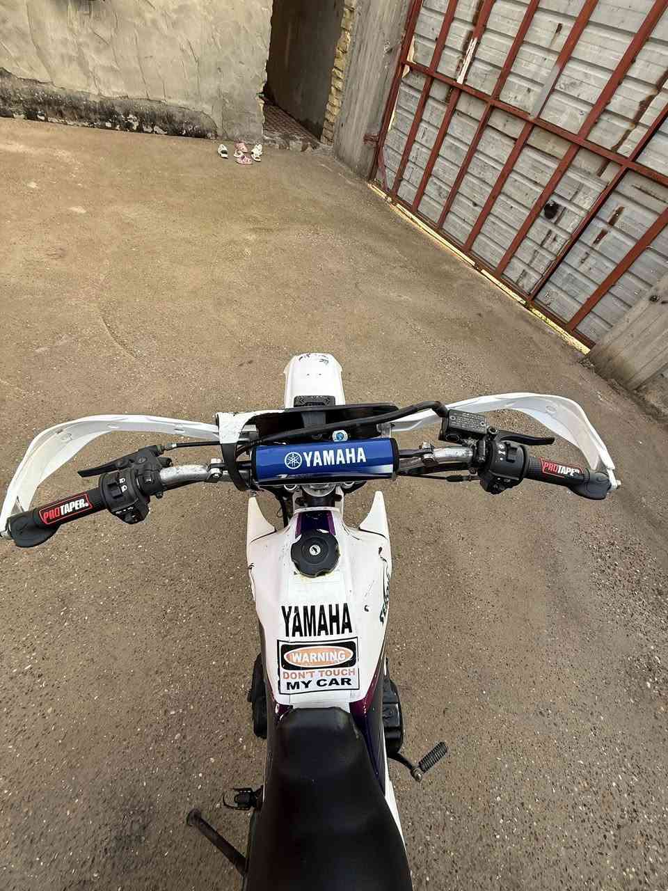 اعيد نشر بسبب الوعود الكاذه اذا ماتشتري لا تخابر وبعدين ماتجي  قفاز ياماها محور 200 كلشي موضح بصور جاهز شغال لادخان لا تنقيص لايت بك شغالات بريكات امامي وخلفي شغال زوج تايرات جدد وياله نضيفات اي شي مابيها. بلات كدام نضيفات لا دهن ولا نضيح دبل خلفي صيني دراجه نفس صور اي ختلاف ماكو صفاحيه نقص  عنوان قظاء علي الغربي سعر اتصل لين اكو عالم ماتخاف الله ***********
