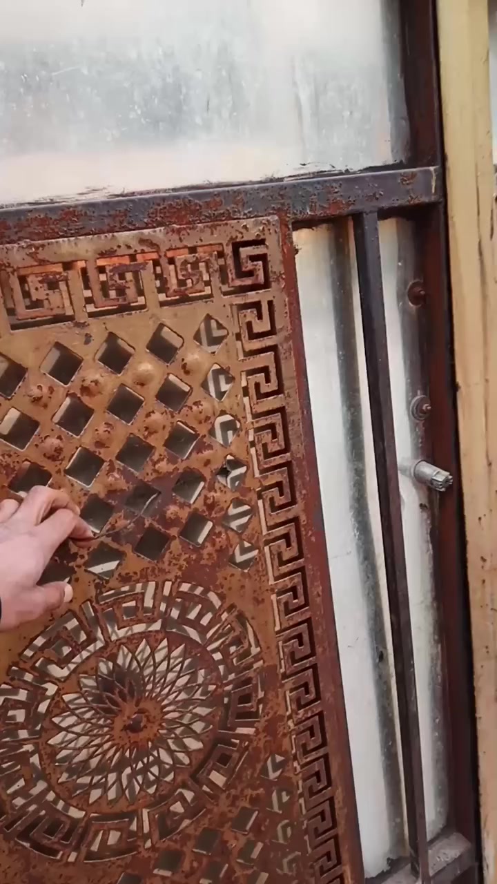 #لـلبــيــع بيت 100 م طابو زراعي سند 25 

نهاية شارع عشرين ع اليسار 

6،15 × 16 طابق واحد كاشي وسيراميك كل البيت 

بناء 2022  مرتب رفت 40 طابوق ومسلح نقص محجر الدرج

خدمات كاملة ماء مجاري كهرباء أنترنت تبليط الدولة
السعر 84 
للاستفسار
*********** واتساب
*********** اتصال
