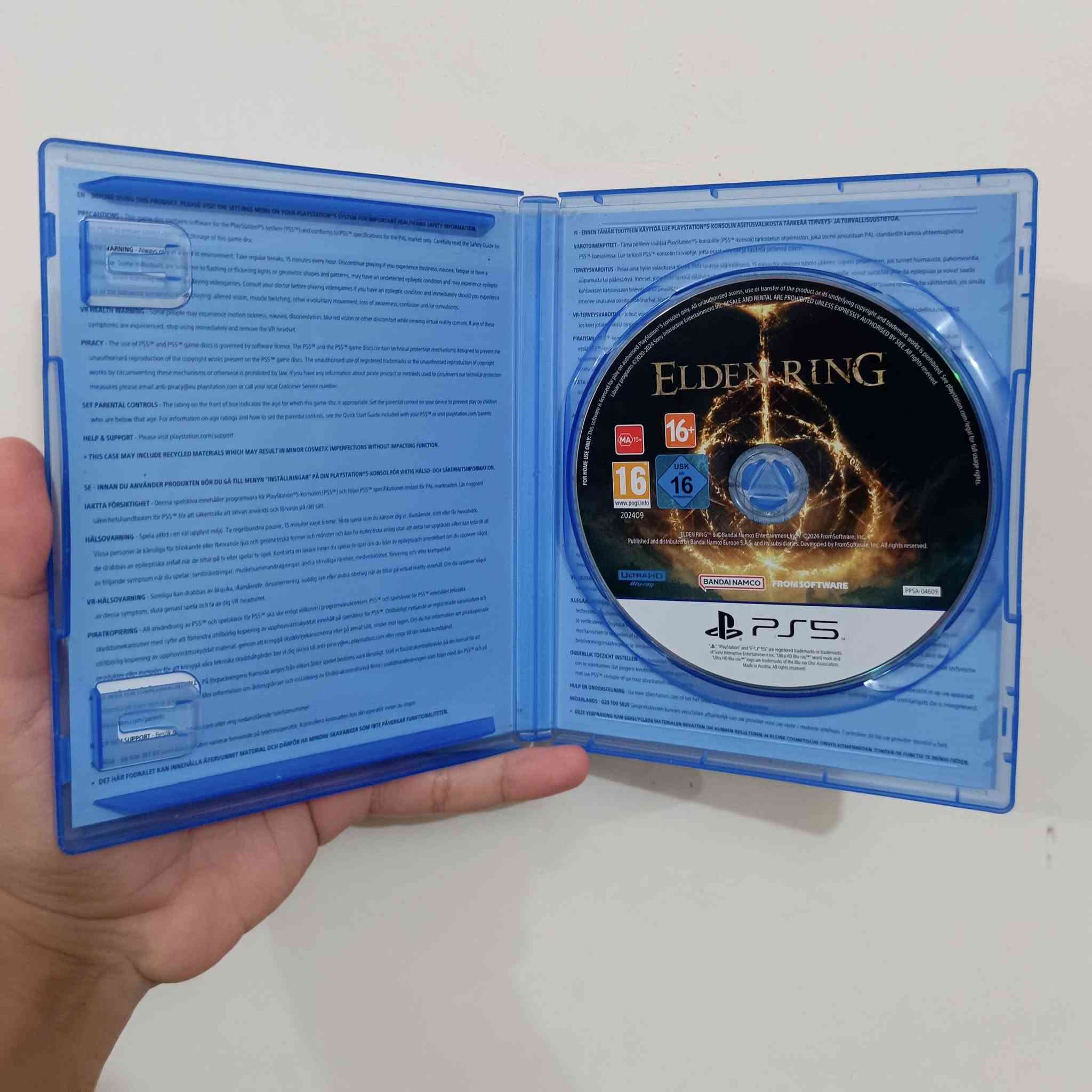 🔥 بكج أساطير FromSoftware – فرصة قوية 🔥
امتلك تحفتين من أقوى ألعاب الجيل:
لعبة Elden Ring – نسخة PS5🎮
🏆 لعبة السنة عام 2022 – تقييمات عالمية وأقوى تجربة Souls مفتوحة عالمياً

🎁 هدية مجانية:
حساب Sekiro: Shadows Die Twice🎮
🏆 لعبة السنة عام 2019 – تحدي احترافي وأسلوب قتال فريد

الحالة ممتازة:
✔️ القرص مستعمل نظيف جداً
✔️ شرط الفحص قبل الاستلام
✔️ الحساب مضمون وشغال 100%

💰 السعر: 40,000 دينار فقط
🚚 التوصيل: مجاني داخل الديوانية حصراً
للتواصل *********** واتساب- اتصال
