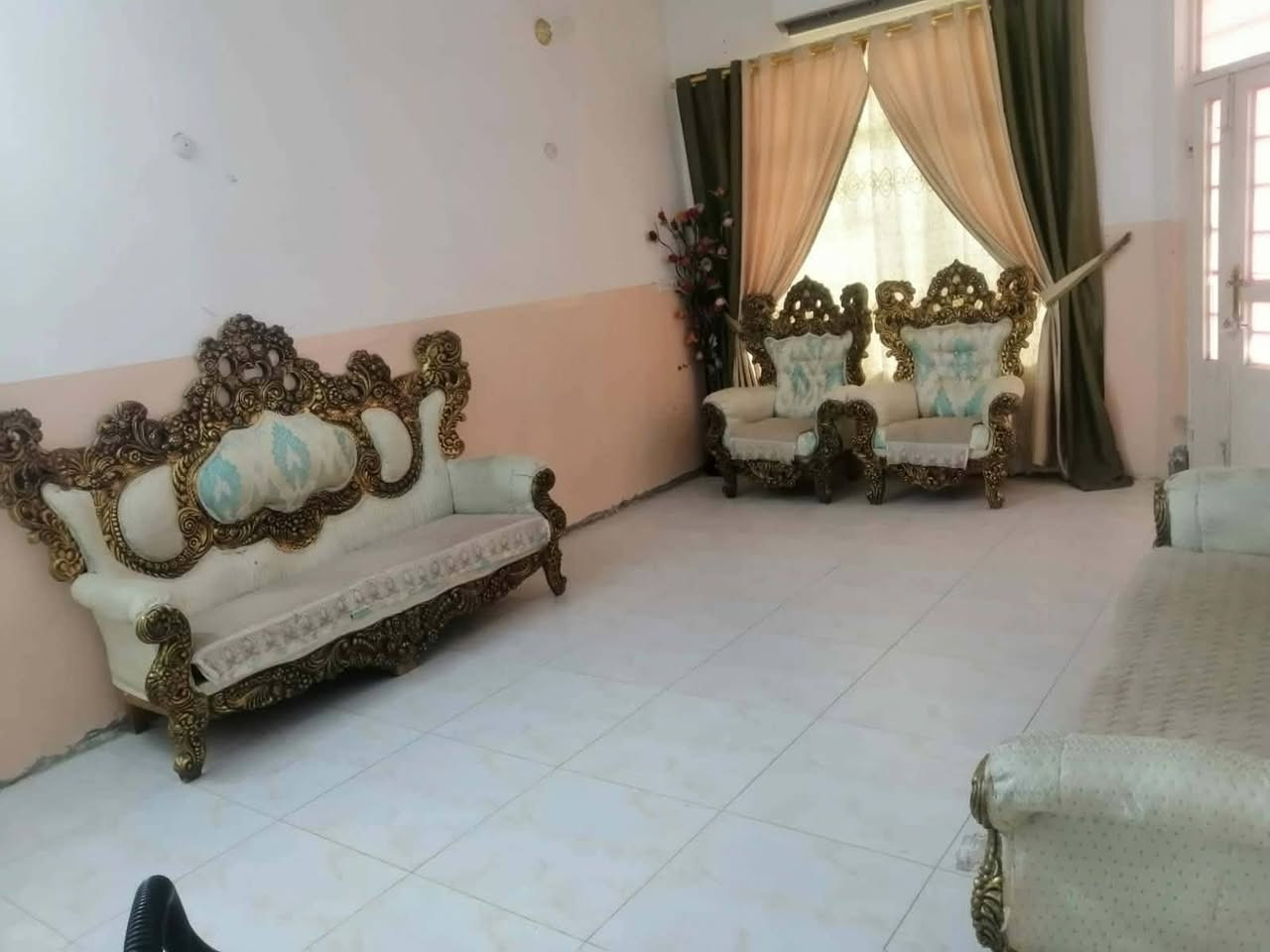 ديالى الخالص الشرقيه يم سبد يوسيف
تخم ملكي 300بيه مجال 
جربايه 35بيه مجال 
ميز بلازمه 20بيه مجال الشراي بتفضل خاص


**إذا كنت صاحب هذا الإعلان وتريد حذفه لأي سبب، رجاءا أرسل رسالة إلى الدعم الفني**