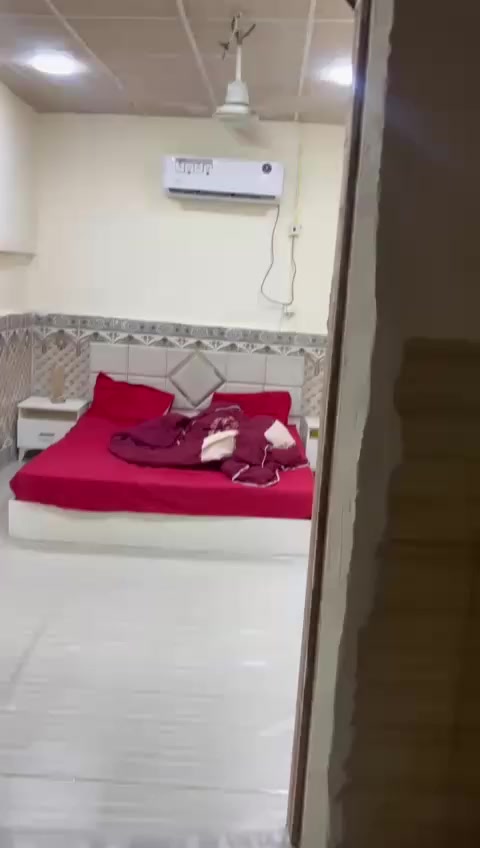 حواسم للبيع  متكون من غرفتين وصاله ومطبخ بيت مقبط سعر من نهايه 7 ونص واتساب ***********
