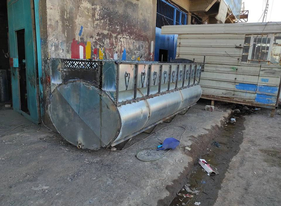 حدادة محمد حسين الربيعي
لعمل المقاطير والبردين والسعودي والتانكي القجم
الموصل/صناعة وادي عگاب 
***********
***********
