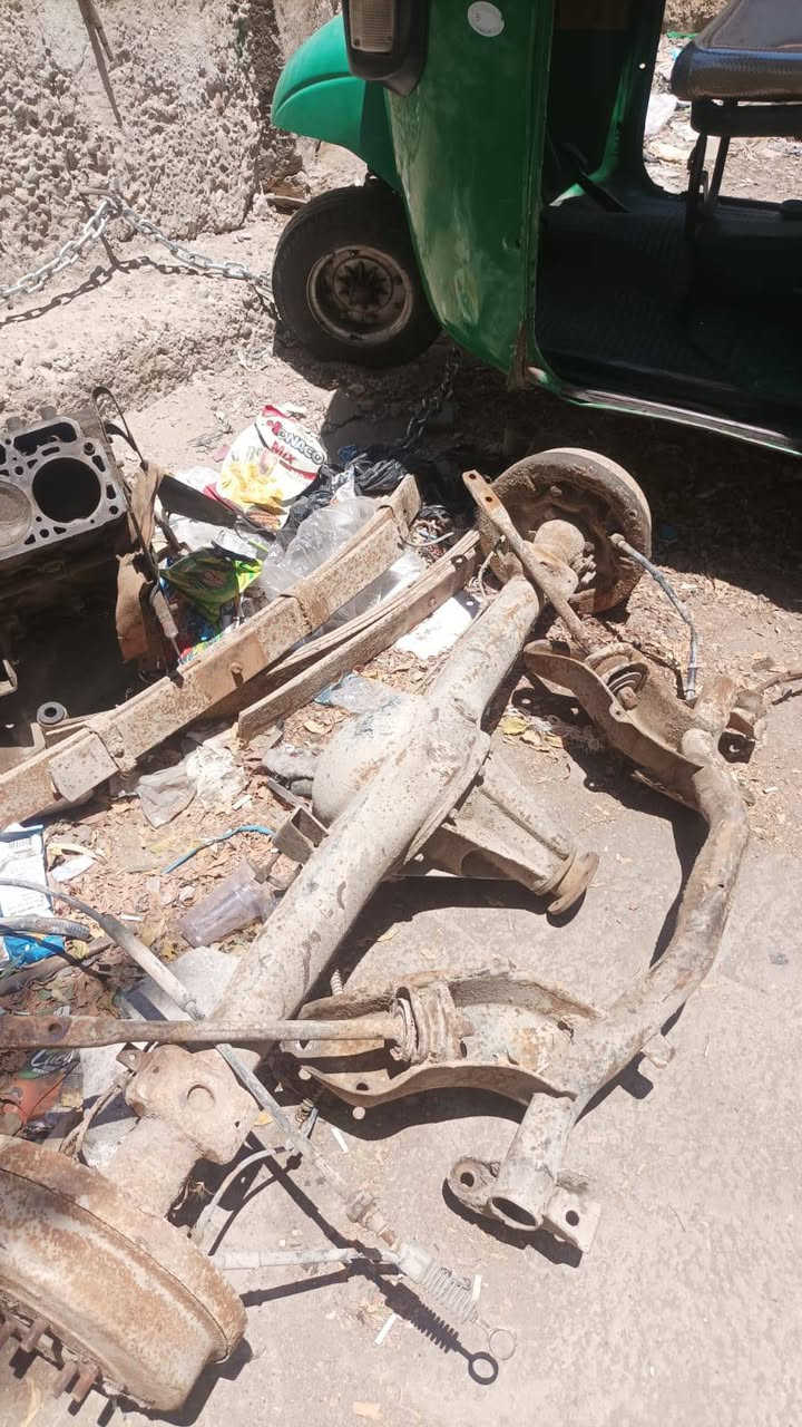 ادوات أغراض هونداي ١١ راكب موديل ٩٧ جام بيبان الصدر مكائن جام الصدر كيلونات بيبان  صدر افلنجات طوبات ارواط دبلات طبله الفوك اكسن كامل ورك ربطتين ماطور ماسحات كامل  هوه والقامات  باور ابريك مع العنابير ابريك وكلج  زوج تايرات هنه ووياله جام اصفاح بدون برواز ست جاماتدشبؤل دعاميه اماميه تانكي بنزين رقم تليفون ***********
