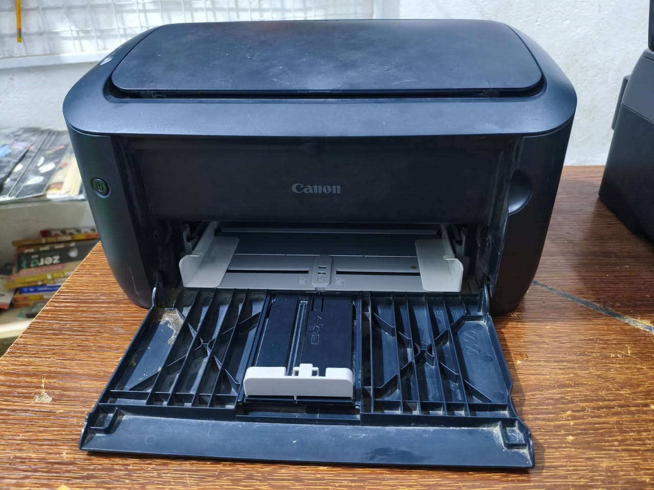 Canon i-SENSYS LBP6030
6030 طابعة كانون
طابعة اسود وابيض
Canon i-SENSYS LBP6030
(A4) 18 صفحة في الدقيقة للطباعة أحادية اللون
طباعة بأشعة الليزر أحادية اللون
تصل إلى 600 × 2400 نقطة لكل بوصة مع ميزة "التحسين التلقائي للصور"
الدقة 600 × 600 نقطة لكل بوصة
مستخدمة قليل جدا 
السعر 75الف وبيها مجال قليل 
الرقم ***********
او مراسلة خاص.
